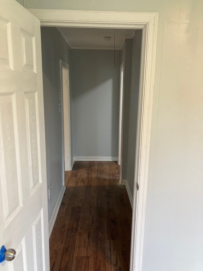 Building Photo - 108 S Main St