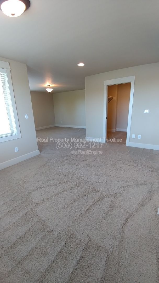 Building Photo - 459 Columbia Point Dr