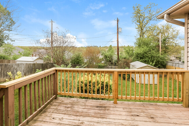 Building Photo - 2405 Erin Ct