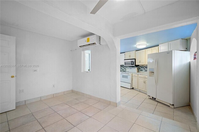 Building Photo - 2270 NE 135th Terrace