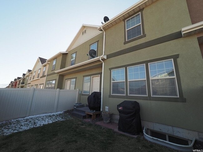 Building Photo - 1646 Venetian Way