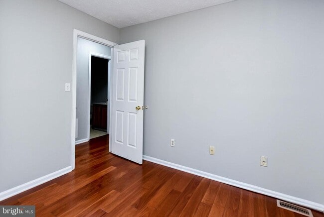 Building Photo - 2156 Commissary Cir