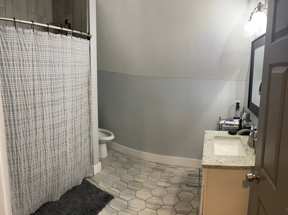 bathroom - 149 Richmond Ave