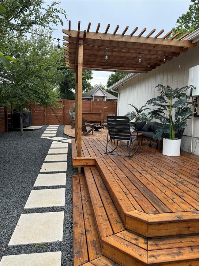 Building Photo - 2901 Glen Rae St