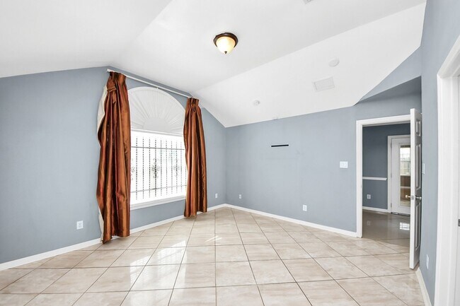 Building Photo - 5920 Conley St