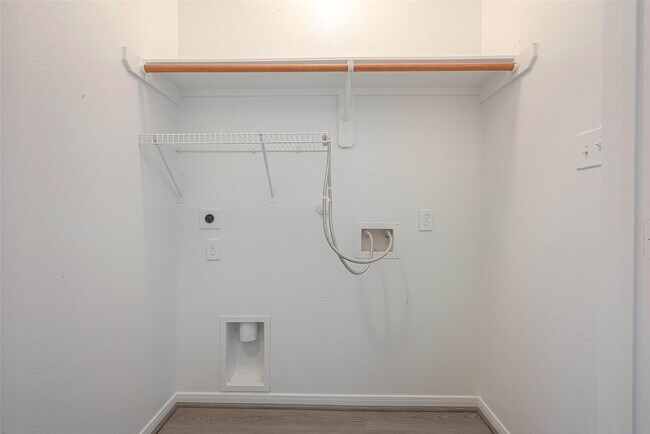 Building Photo - 3979 Mossy Spring Ln