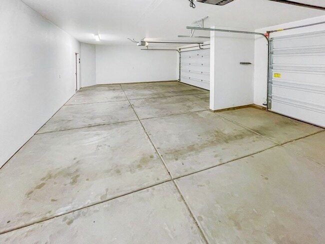 Building Photo - 3298 E Crimson Ridge Dr