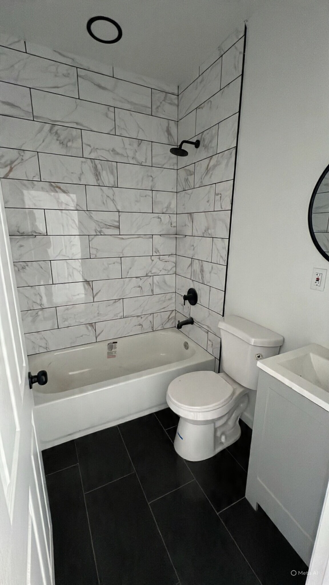 Building Photo - 1132 W 8th St