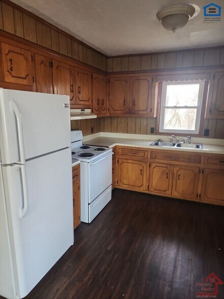 Building Photo - 193 Schelley Rd