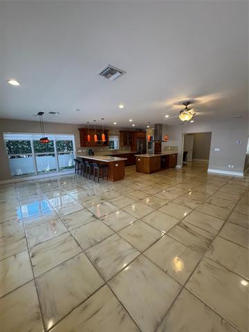 Building Photo - 5200 Riviera Dr