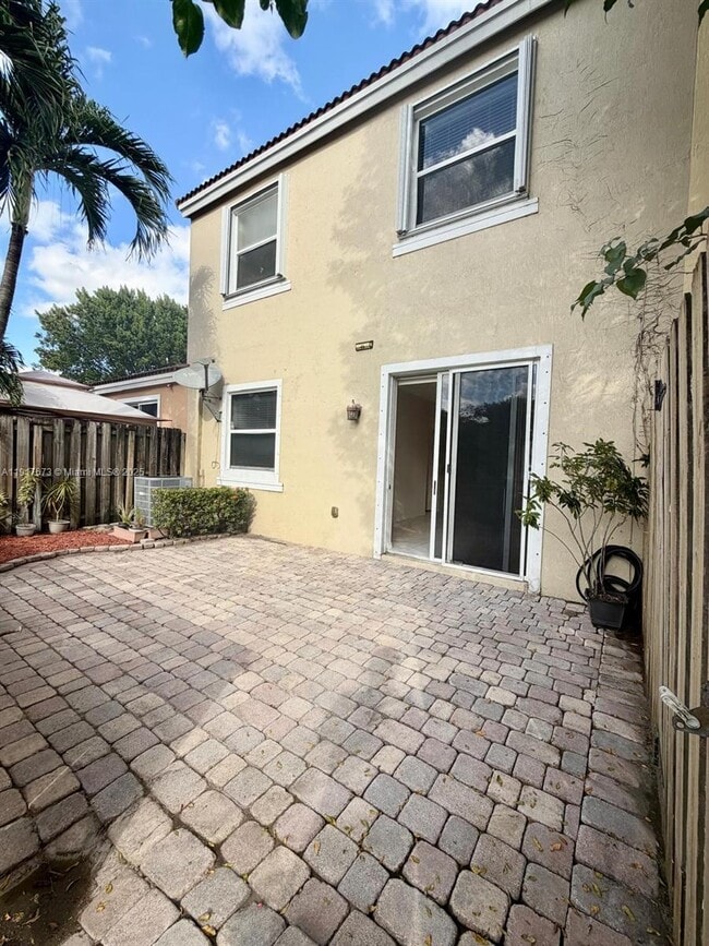 Building Photo - 3972 SW 149th Pl