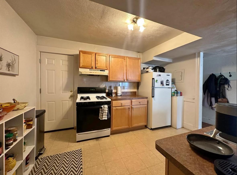 Primary Photo - 223 Summer St