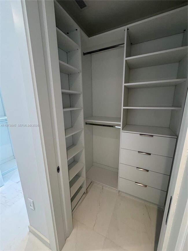 Building Photo - 300 Biscayne Blvd Way