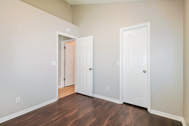 Building Photo - 6152 Weatherwood Cir