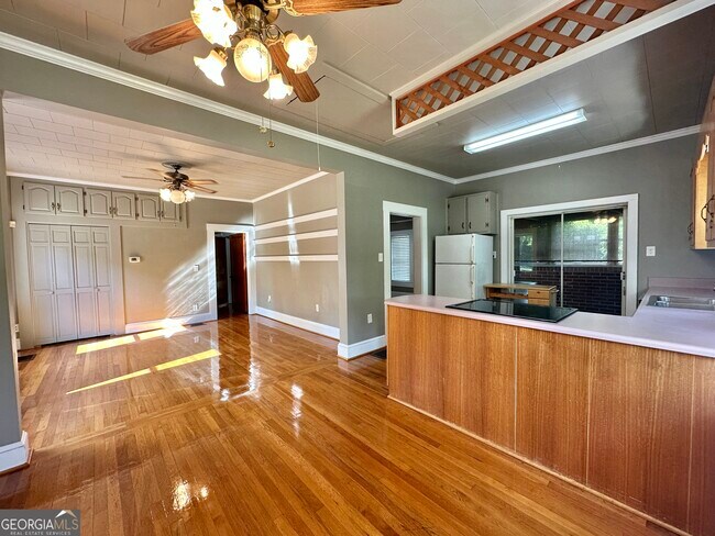 Building Photo - 986 GA-120