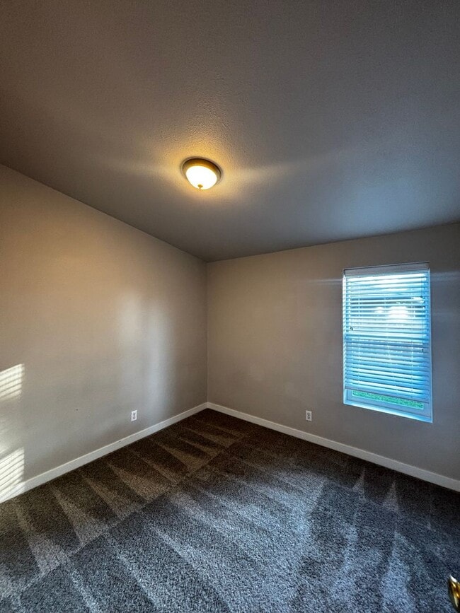 Building Photo - 208 Central Ave