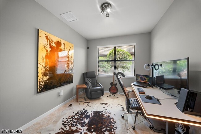 Building Photo - 7052 Live Oak Dr