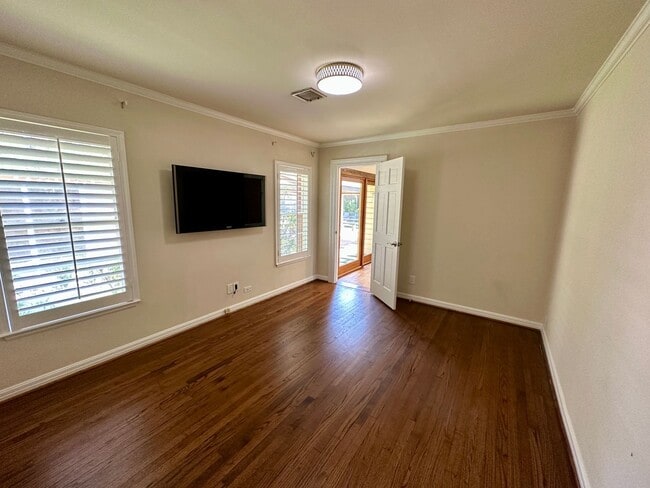 Building Photo - Wonderful newly updated home for rent in t...