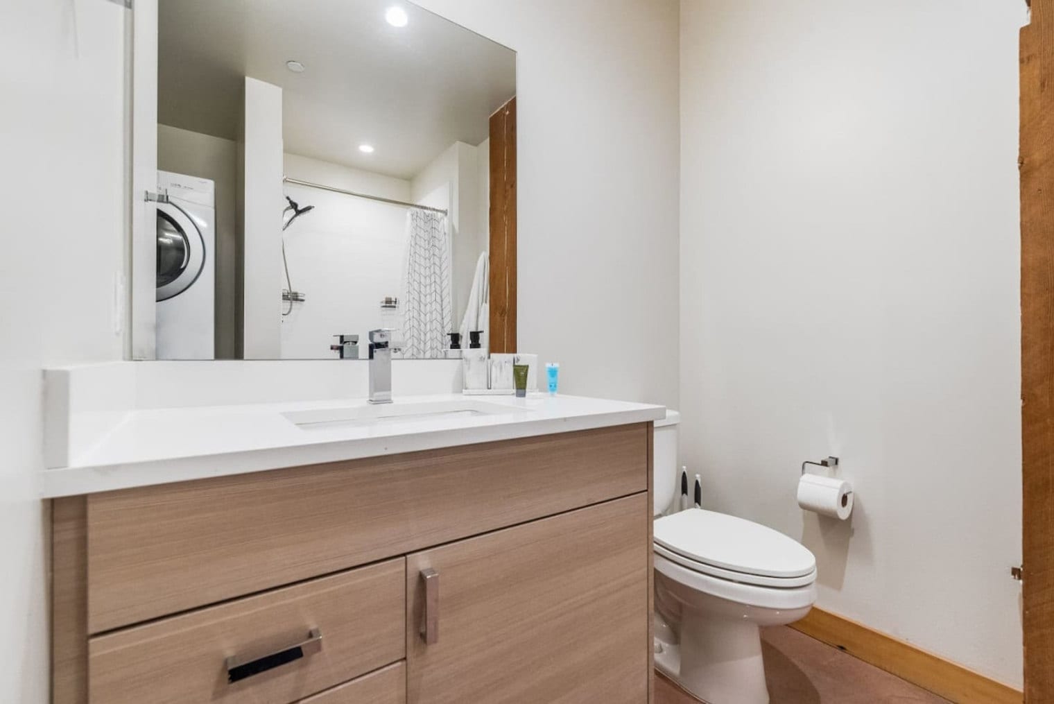 Building Photo - 2120 Commerce St