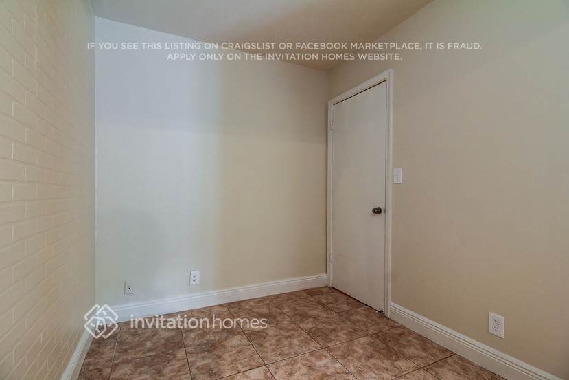 Building Photo - 7711 SW 6th Ct