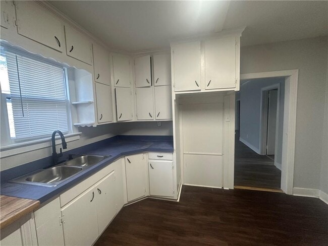 Building Photo - 708 Glenwood St