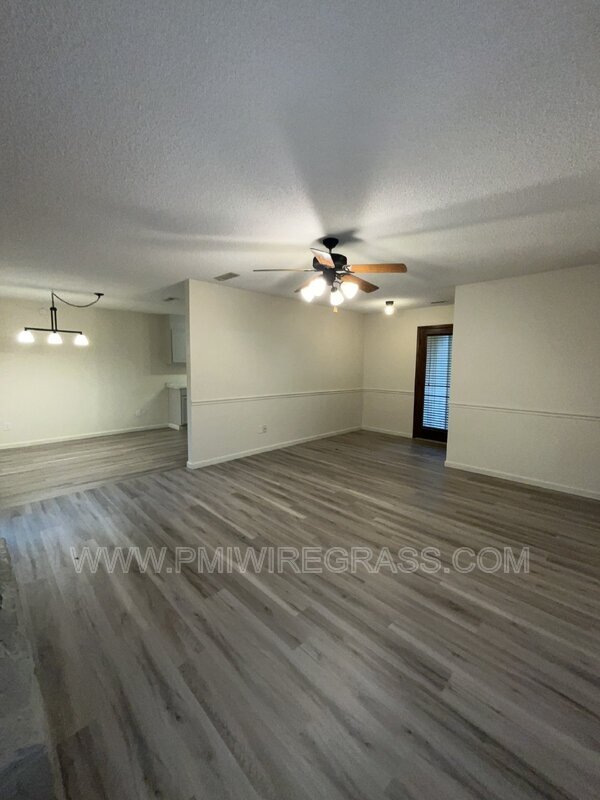 Building Photo - 214 Brookside Ln