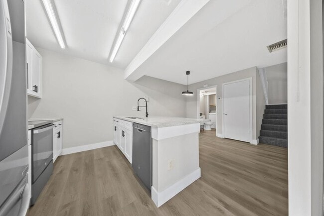 Building Photo - 2920 Pecan Ave