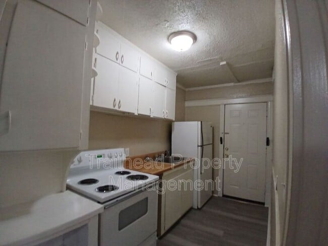 Building Photo - 106 N Indiana Ave