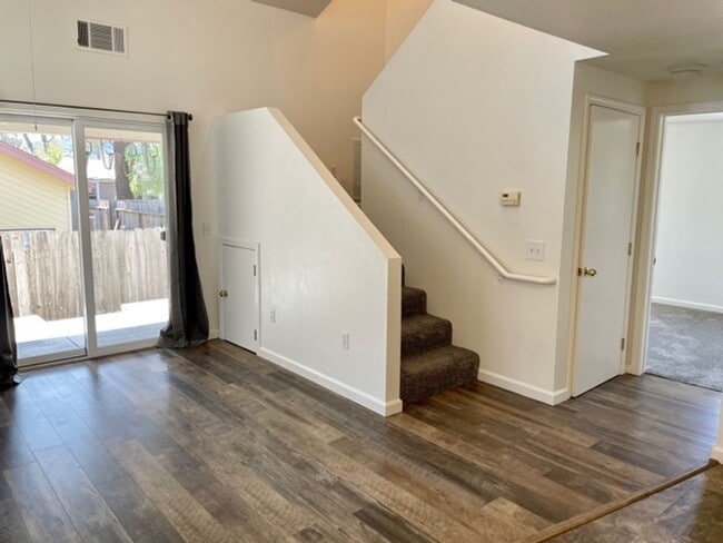 Building Photo - Great Location by Cal Poly Campus - 2 Bedroom, 1 Bathroom