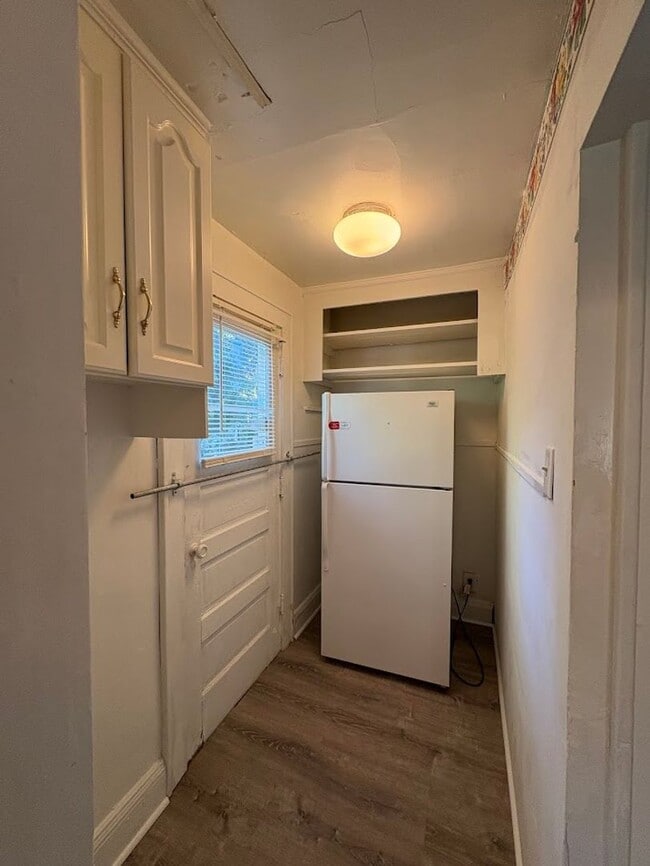 Building Photo - Four bedroom two bathroom home for rent