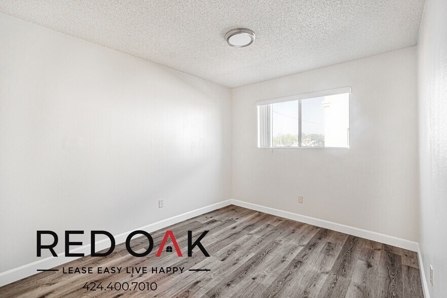 Building Photo - 12883 San Fernando Rd