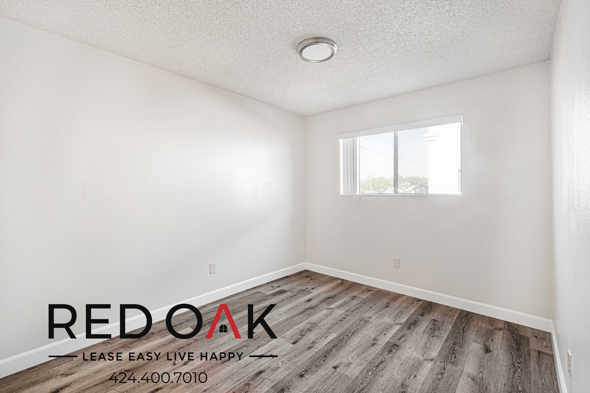 Building Photo - 12883 San Fernando Rd