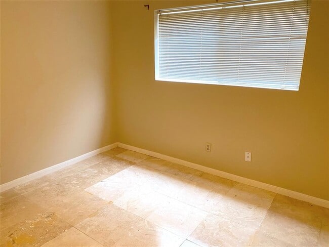 Building Photo - 1103 Forest Home Dr