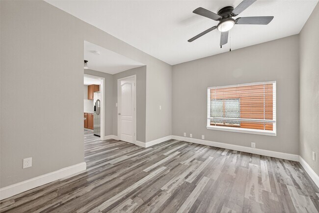 Building Photo - 1511 Scharpe St