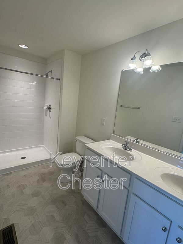 Building Photo - 11425 Claimont Mill Dr