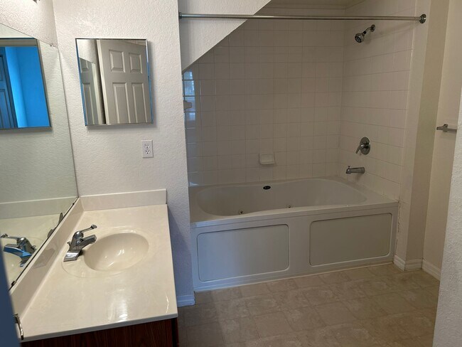 Building Photo - 2611 Gala Rd N