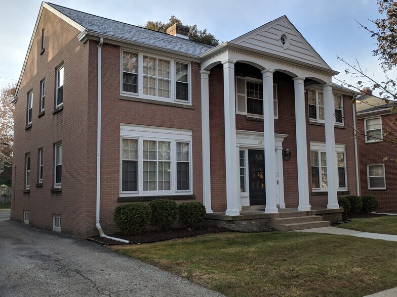 Building Photo - 725 E Henry Clay St