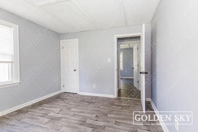 Building Photo - 3120 S Monroe St