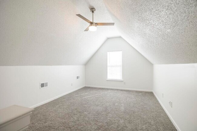 Building Photo - 807 Loudon Hill Dr