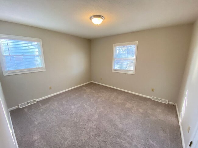 Building Photo - 3bed/2bath house on large lot with garage, Minutes from Hwy 73 and I-85, Close to Concord