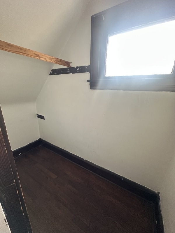 Building Photo - 2228 Wyandotte Ave