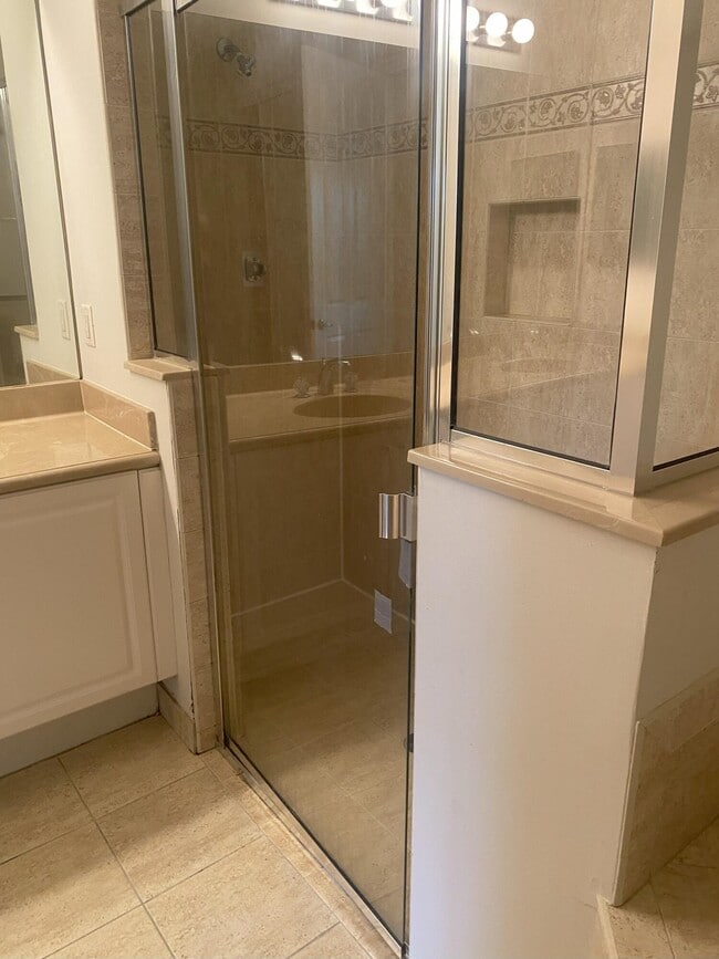 Building Photo - 906 Mariner Bay Blvd