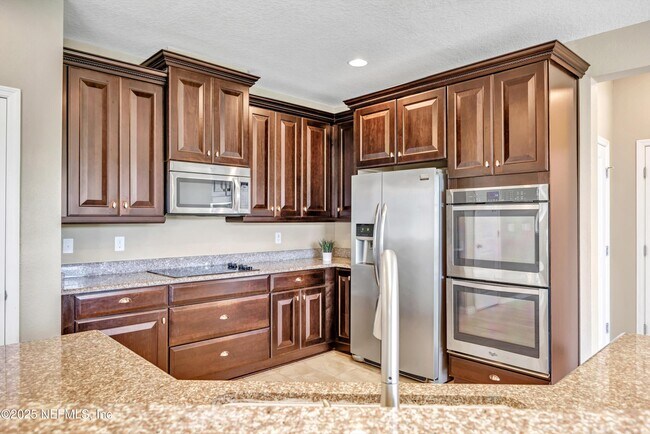 Building Photo - 12237 Woodview Dr
