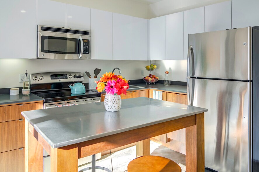 The Emery 3155 S Moody Ave Portland OR 97239 Apartment Finder