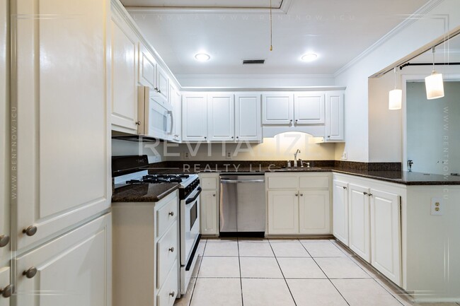 Building Photo - Beautiful 2 Bedroom/1 Bathroom in Springhi...