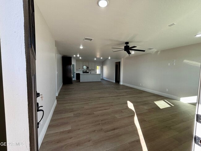 Building Photo - 2633 Dunoon Dr