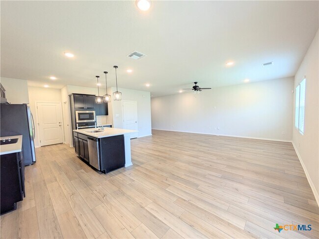 Building Photo - 2548 Windle Ln
