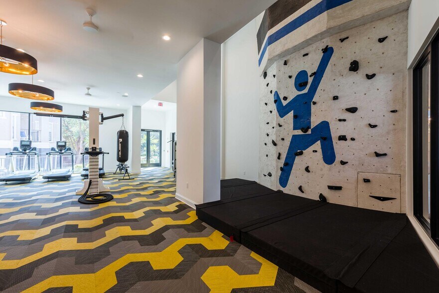 Building Photo - 17811 Vail St