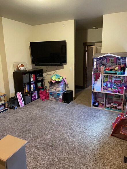 Building Photo - 504 Silverleaf Dr