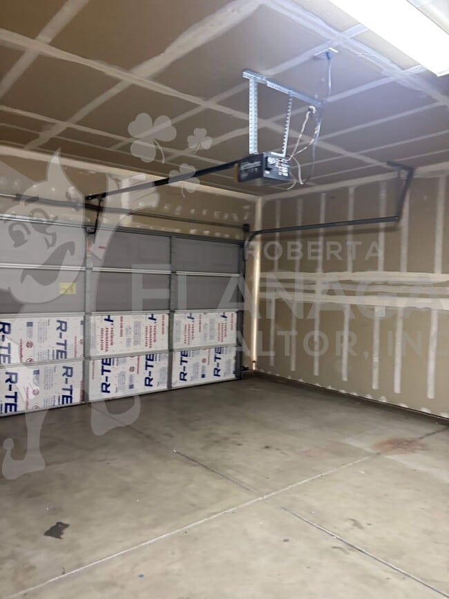 Building Photo - 2845 Mountain Spring Ct